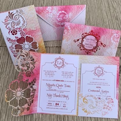 In thiệp cưới màu hồng - In ấn Phước Sang - Công Ty TNHH Dịch Vụ In Phước Sang